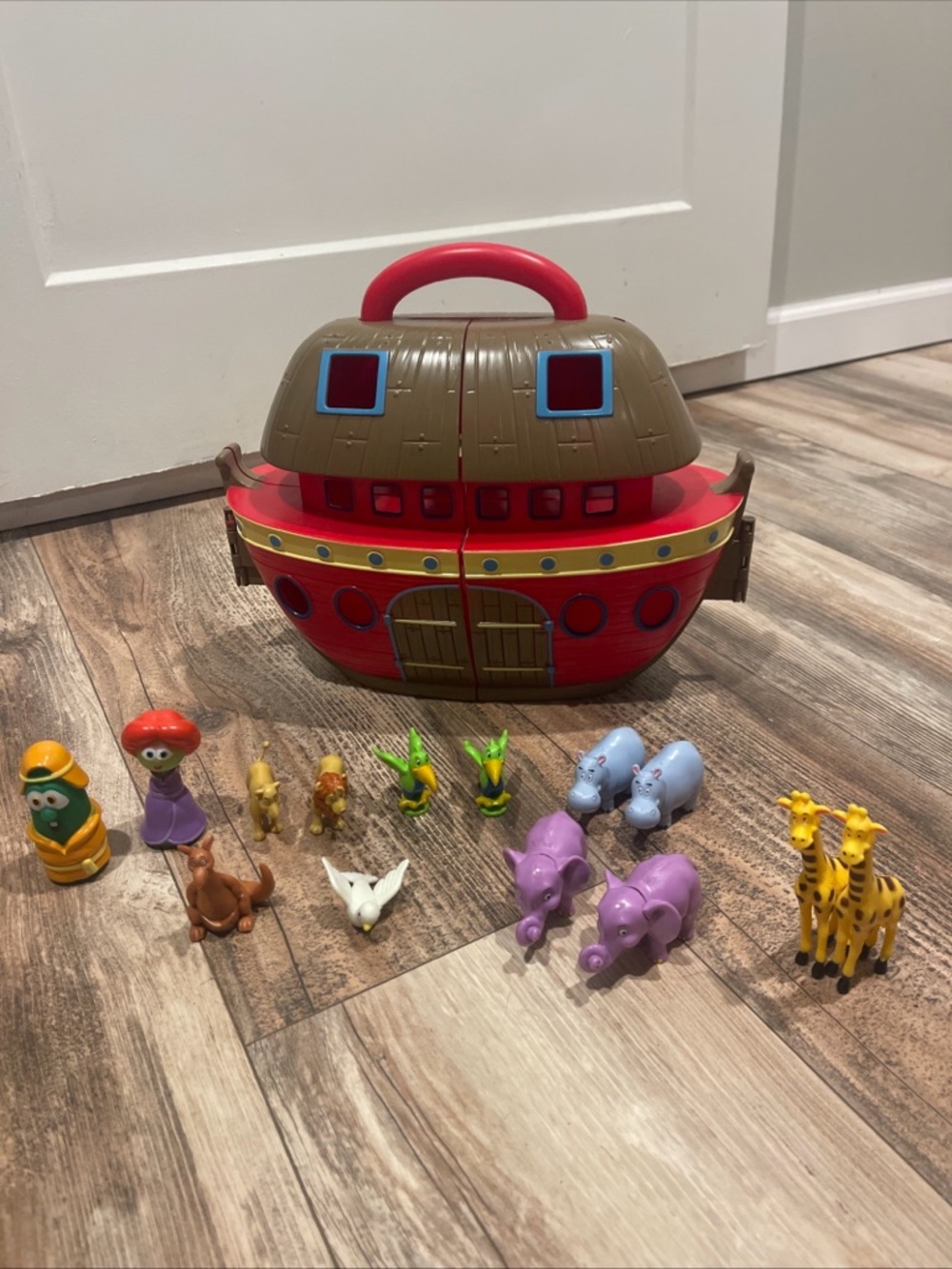 Big Idea Veggie Tales Noah's Ark Playset 2016 With Figurines Animals Carry Case